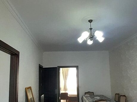 2 otaqlı köhnə tikili - Memar Əcəmi m. - 45 m²