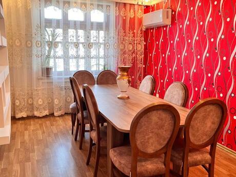 5 otaqlı köhnə tikili - Massiv D q. - 120 m²