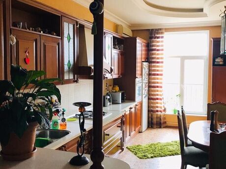 5 otaqlı yeni tikili - Nizami m. - 200 m²