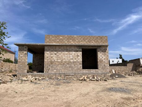4 otaqlı həyət evi/bağ evi - Novxanı q. - 121 m²