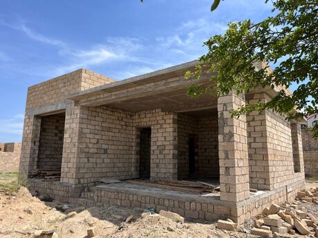 4 otaqlı həyət evi/bağ evi - Novxanı q. - 121 m²