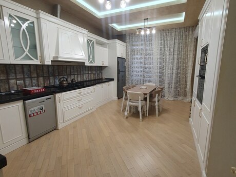 4-комн. новостройка - м. Низами - 196 м²