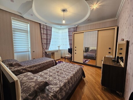 3 otaqlı yeni tikili - 8 Noyabr m. - 137 m²