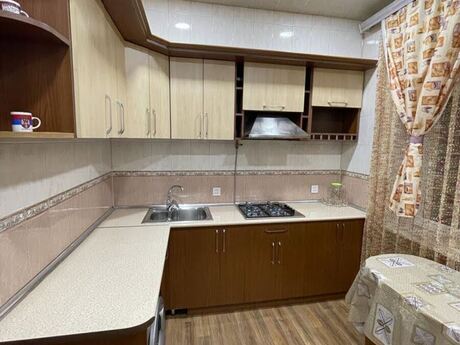 2 otaqlı köhnə tikili - İnşaatçılar m. - 55 m²