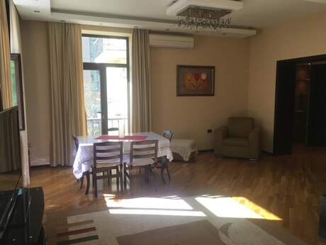 2 otaqlı köhnə tikili - Sahil m. - 70 m²