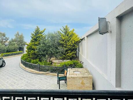 5 otaqlı həyət evi/bağ evi - Bilgəh q. - 400 m²
