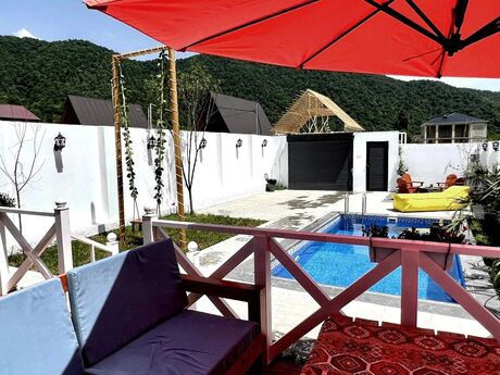 5 otaqlı həyət evi/bağ evi - Qəbələ - 200 m²
