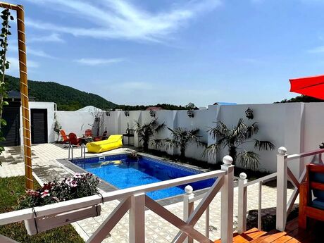 5 otaqlı həyət evi/bağ evi - Qəbələ - 200 m²