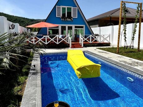 5 otaqlı həyət evi/bağ evi - Qəbələ - 200 m²