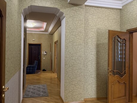 3 otaqlı yeni tikili - 8 Noyabr m. - 150 m²