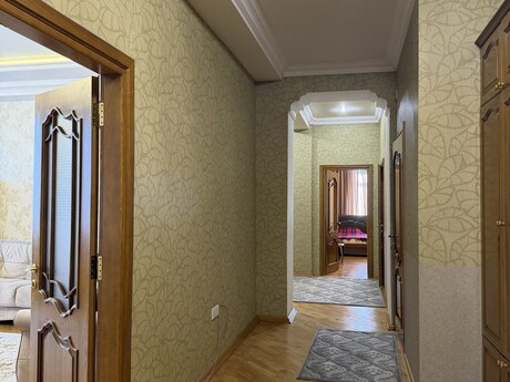 3 otaqlı yeni tikili - 8 Noyabr m. - 150 m²