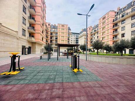 4 otaqlı yeni tikili - Ağ şəhər q. - 121 m²