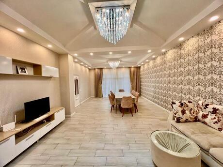 5 otaqlı həyət evi/bağ evi - Buzovna q. - 220 m²