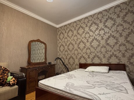 3 otaqlı köhnə tikili - Yeni Günəşli q. - 65 m²