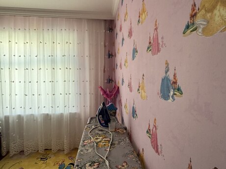 3 otaqlı köhnə tikili - Yeni Günəşli q. - 65 m²