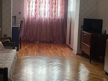 2 otaqlı köhnə tikili - Nizami m. - 44 m²