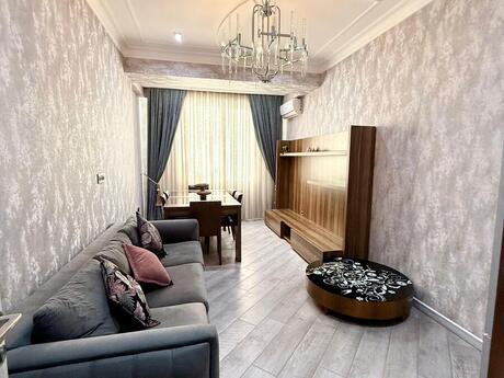 4 otaqlı yeni tikili - Şah İsmayıl Xətai m. - 143 m²