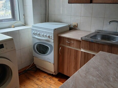 2 otaqlı köhnə tikili - Binəqədi r. - 40 m²