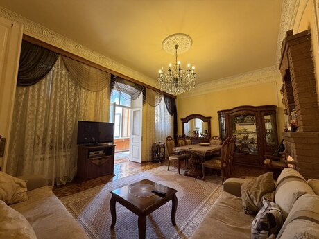 4 otaqlı köhnə tikili - Sahil m. - 150 m²