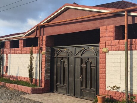 7 otaqlı həyət evi/bağ evi - Şağan q. - 220 m²