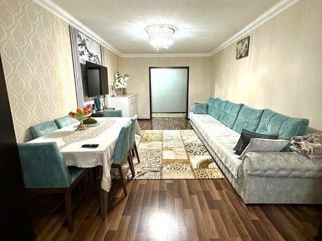 3 otaqlı köhnə tikili - Bakıxanov q. - 73 m²