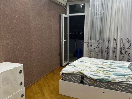 2-комн. новостройка - м. Ахмедлы - 80 м²