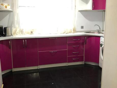 2 otaqlı köhnə tikili - 28 May m. - 60 m²