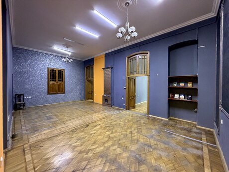 4 otaqlı köhnə tikili - Sahil m. - 200 m²