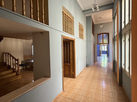4 otaqlı köhnə tikili - Sahil m. - 200 m²