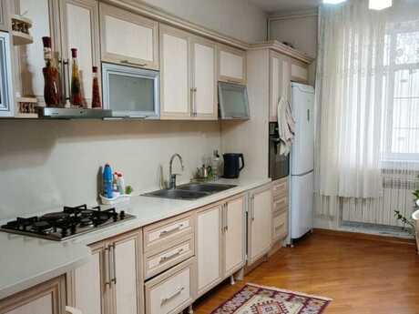 2 otaqlı yeni tikili - 8 Noyabr m. - 105 m²