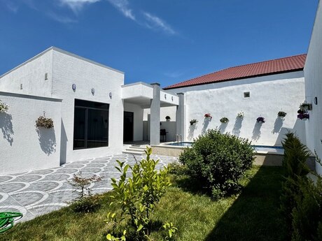 4 otaqlı həyət evi/bağ evi - Şüvəlan q. - 150 m²