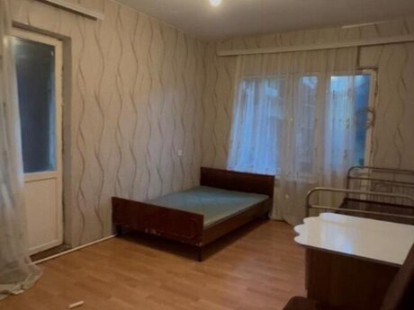 1 otaqlı köhnə tikili - 9-cu mikrorayon q. - 32 m²