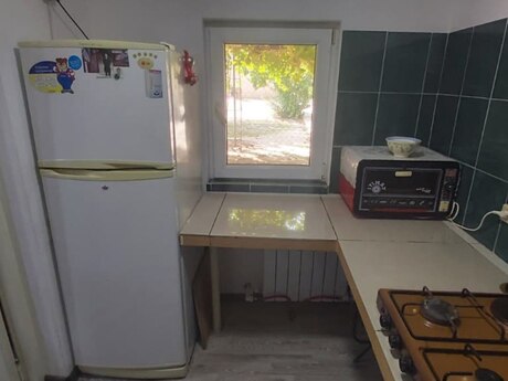 1 otaqlı həyət evi/bağ evi - Zabrat q. - 25 m²