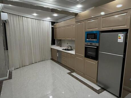 4-room apartment for rent, 140 m², Nəriman Nərimanov: 1 800 ₼/mo 5