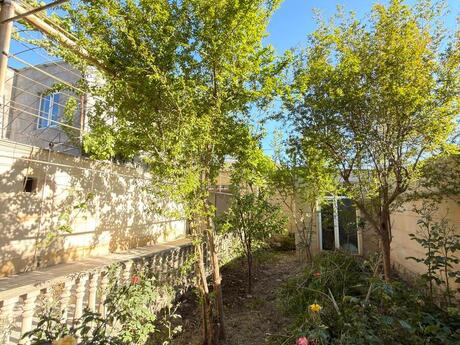 7 otaqlı həyət evi/bağ evi - Əhmədli m. - 500 m²