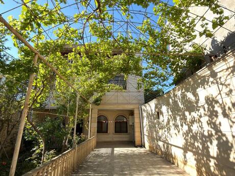 7 otaqlı həyət evi/bağ evi - Əhmədli m. - 500 m²