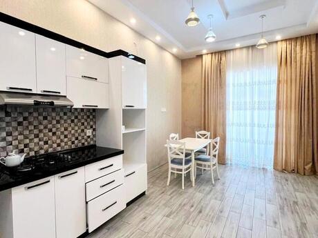 5 otaqlı həyət evi/bağ evi - Mərdəkan q. - 220 m²