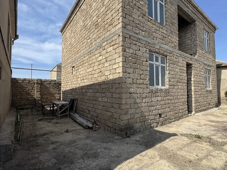 5 otaqlı həyət evi/bağ evi - Binə q. - 200 m²