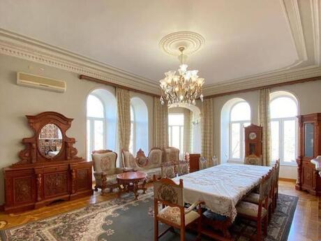 4 otaqlı köhnə tikili - İçəri Şəhər m. - 180 m²