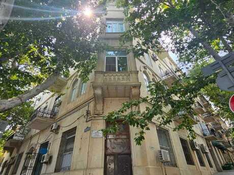 4 otaqlı köhnə tikili - İçəri Şəhər m. - 180 m²