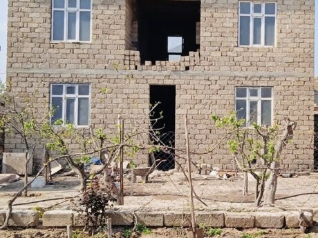5 otaqlı həyət evi/bağ evi - Binə q. - 200 m²
