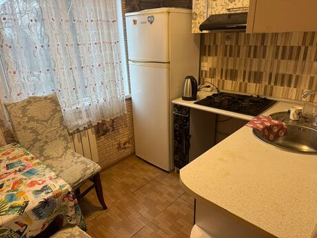 3 otaqlı köhnə tikili - Xalqlar Dostluğu m. - 90 m²