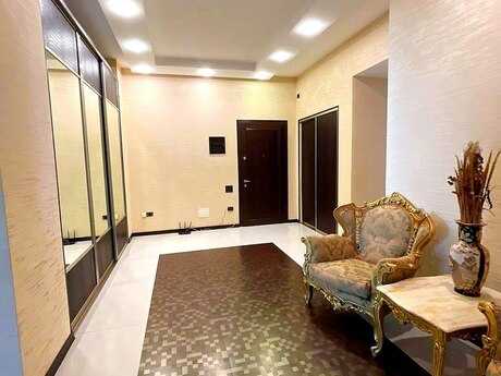 4 otaqlı yeni tikili - 28 May m. - 180.5 m²