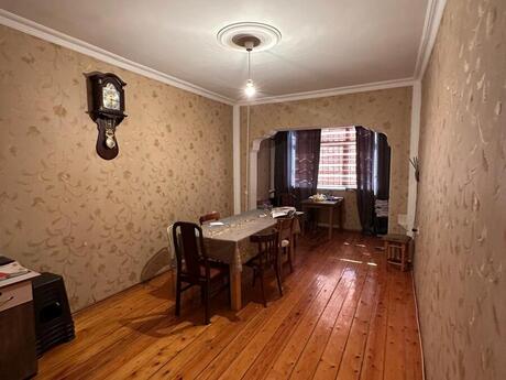 4 otaqlı köhnə tikili - Xətai r. - 110 m²