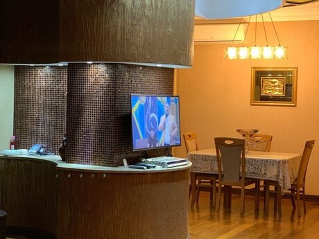 4 otaqlı köhnə tikili - Nizami m. - 110 m²