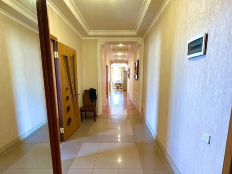 4 otaqlı yeni tikili - Nəsimi r. - 175 m²