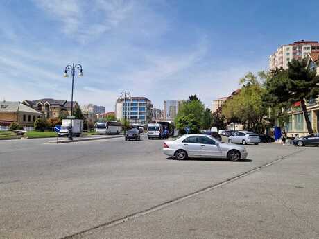 9 otaqlı həyət evi/bağ evi - Nəsimi m. - 320 m²