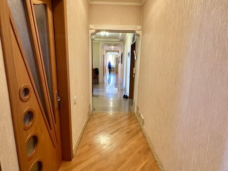 4 otaqlı yeni tikili - Nəsimi r. - 175 m²