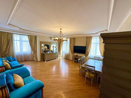 4 otaqlı yeni tikili - Nəsimi r. - 175 m²