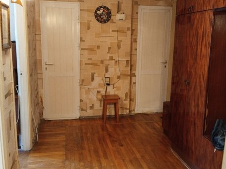2 otaqlı köhnə tikili - Azadlıq Prospekti m. - 55 m²